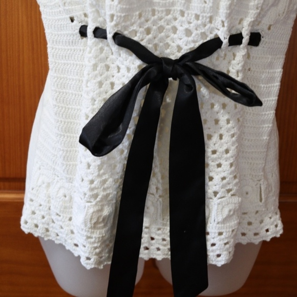 Gaby & Eden White Crochet Black Bow Tank Top LG Bohemian Elegant - Picture 8 of 13